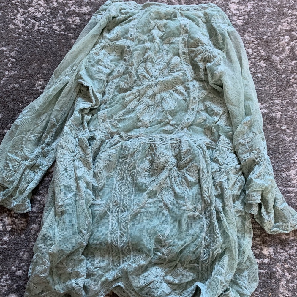 Green lace top with sheer arms